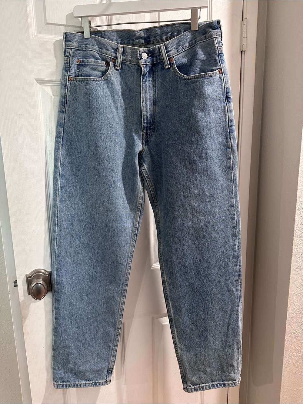 Levi's Men's 550 Light Blue Relaxed-Leg Jeans